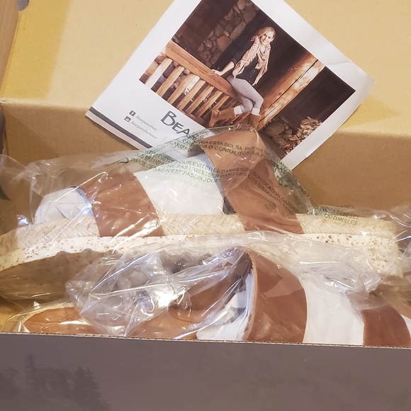 Bearpaw genuine leather sandals 8 NEW - Picture 6 of 11